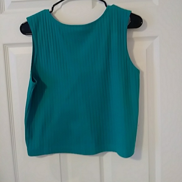 Top - Picture 2 of 3